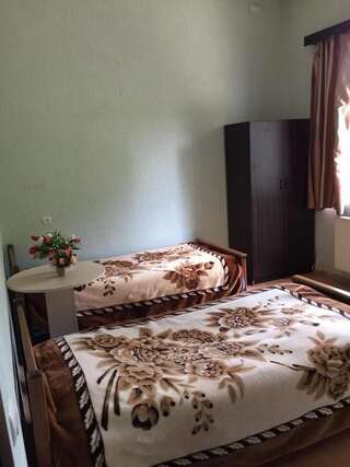 Отель Hotel Nikoli Chiatʼura Бюджетный двухместный номер с 1 кроватью или 2 отдельными кроватями-4